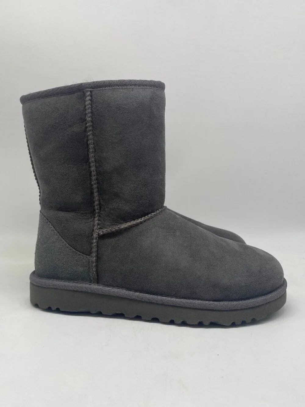 UGG KIDS CLASSIC BOOTS GREY US KIDS SIZE 5